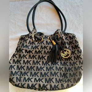 Large vintage Michael Kors tote bag, black and gray color, size 11 by 15 inch.